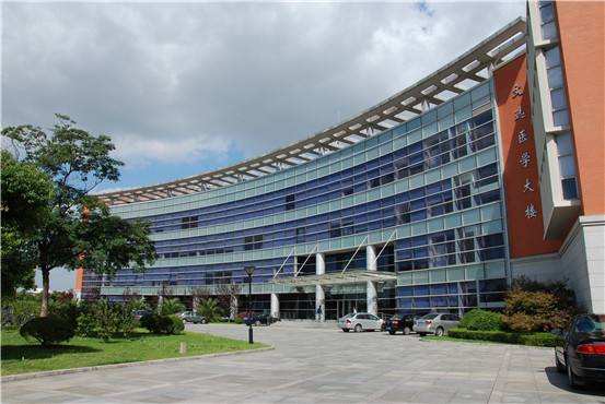 交通大學(xué)無(wú)油水潤(rùn)滑空壓機(jī)案例！